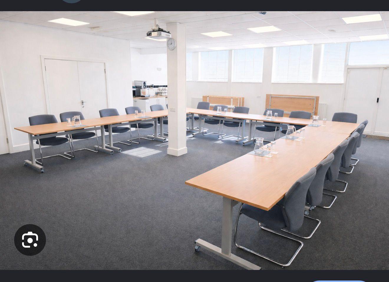 Regular Coworkspace Orange Cabin