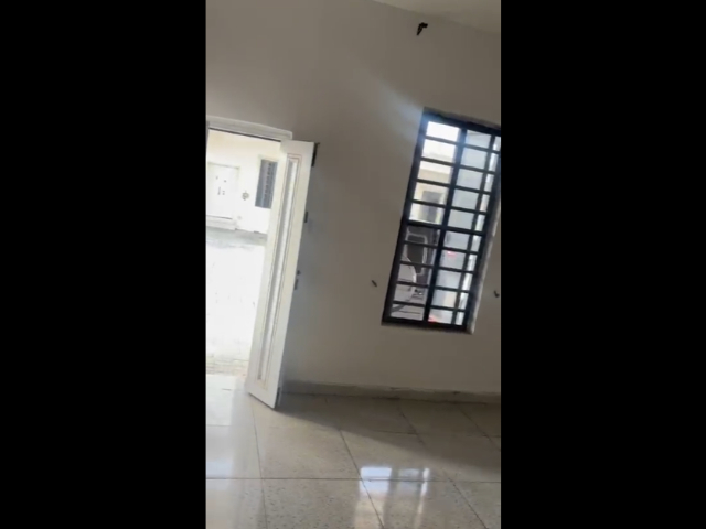 Massive Standard 1Bedroom and Parlor (Mini-Flat)With Fully Futted Kitchen — photograph 4