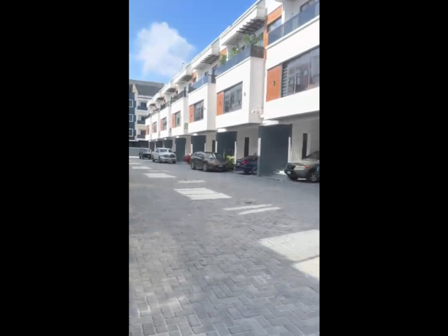 Fully serviced 4bedroom with BQ and swimming pool — photograph 4