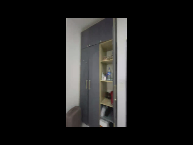 Massive Semi Master's Bedroom upstairs — photograph 6